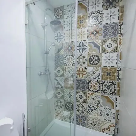 Renovated Alfama With Free Pick-up, By Timecooler