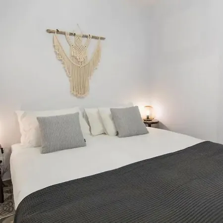 Renovated Alfama With Free Pick-up, By Timecooler *