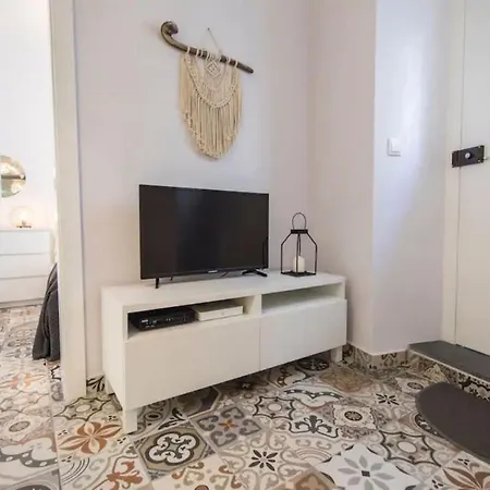 Appartamento Renovated Alfama With Free Pick-up, By Timecooler *